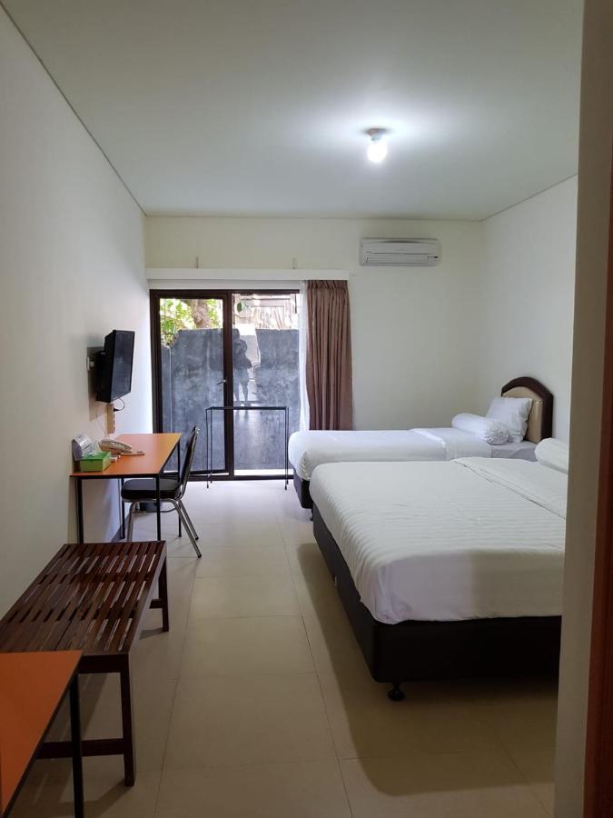 Hotel Larensia Labuan Bajo Εξωτερικό φωτογραφία