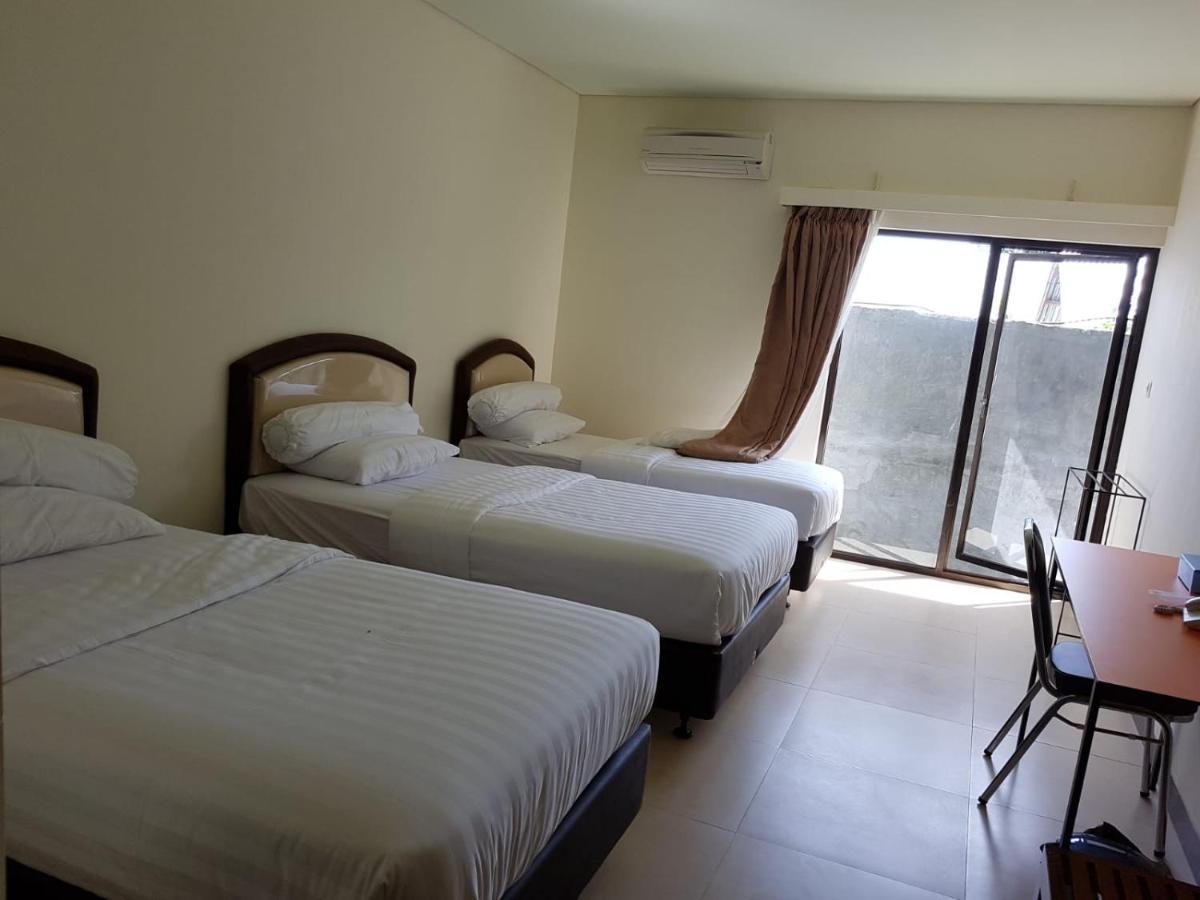 Hotel Larensia Labuan Bajo Εξωτερικό φωτογραφία