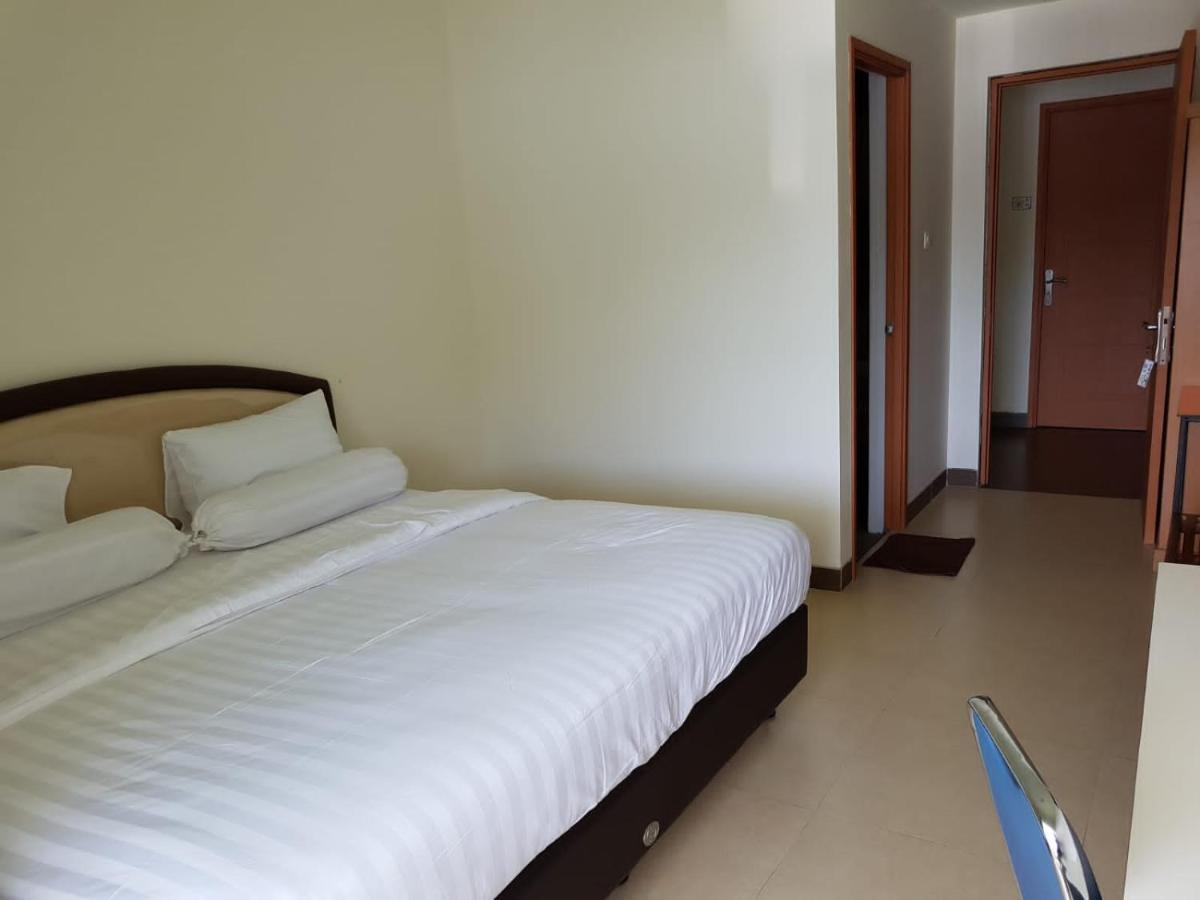 Hotel Larensia Labuan Bajo Εξωτερικό φωτογραφία